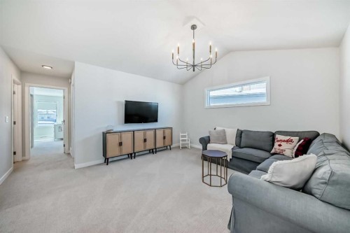 29 Cranbrook Mount Se, Calgary, AB - Indoor Photo Showing Living Room