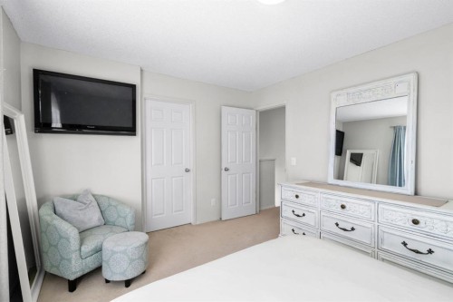 327 Copperstone Grove Se, Calgary, AB - Indoor Photo Showing Bedroom