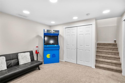 327 Copperstone Grove Se, Calgary, AB - Indoor