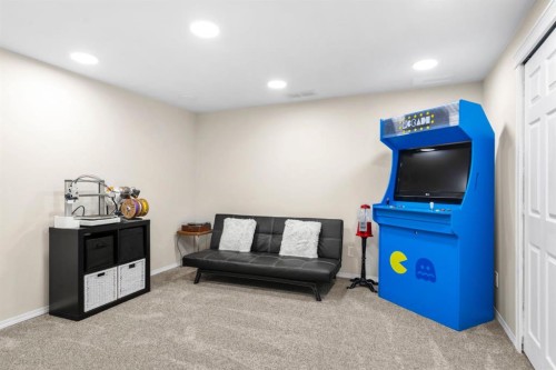 327 Copperstone Grove Se, Calgary, AB - Indoor