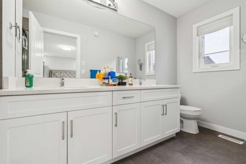 123 Walcrest Way Se, Calgary, AB - Indoor Photo Showing Bathroom