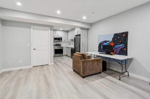 123 Walcrest Way Se, Calgary, AB - Indoor