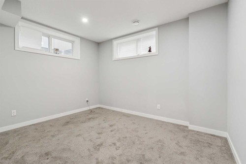 123 Walcrest Way Se, Calgary, AB - Indoor Photo Showing Other Room