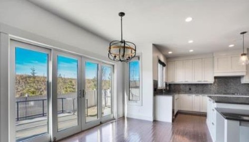 54 Wexford Crescent Sw, Calgary, AB - Indoor Photo Showing Kitchen With Upgraded Kitchen