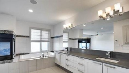 54 Wexford Crescent Sw, Calgary, AB - Indoor Photo Showing Kitchen