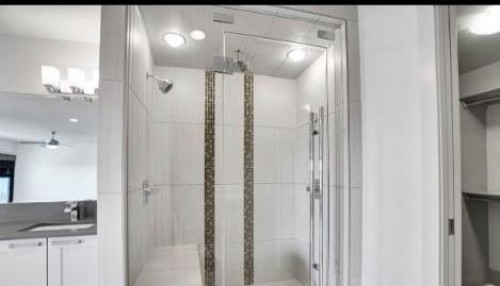 54 Wexford Crescent Sw, Calgary, AB - Indoor Photo Showing Bathroom