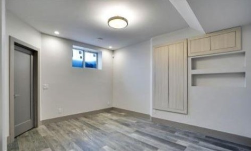 54 Wexford Crescent Sw, Calgary, AB - Indoor Photo Showing Other Room