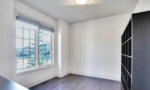 54 Wexford Crescent Sw, Calgary, AB - Indoor Photo Showing Other Room