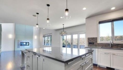 54 Wexford Crescent Sw, Calgary, AB - Indoor Photo Showing Kitchen With Upgraded Kitchen