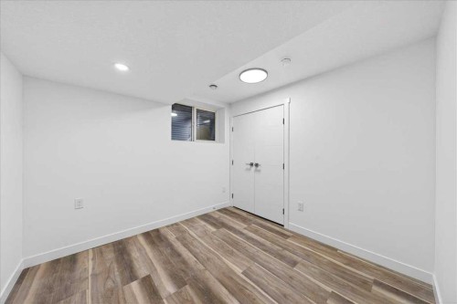 34 Saddlecrest Crescent Ne, Calgary, AB - Indoor Photo Showing Other Room