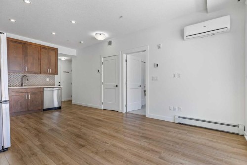 2113-200 Seton Circle Se, Calgary, AB - Indoor Photo Showing Kitchen