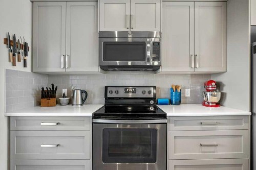 209 New Brighton Walk Se, Calgary, AB - Indoor Photo Showing Kitchen