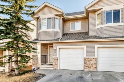 21 Royal Oak Gardens NW Calgary, AB T3G 5S5
