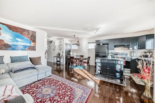 21 Royal Oak Gardens Nw, Calgary, AB - Indoor Photo Showing Other Room