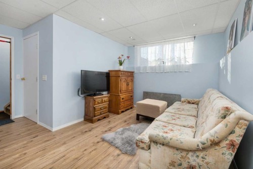 118 Bridleridge Way Sw, Calgary, AB - Indoor