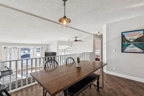 79 Riverglen Way Se, Calgary, AB - Indoor Photo Showing Dining Room