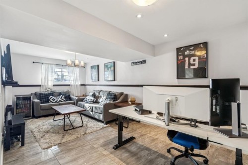 79 Riverglen Way Se, Calgary, AB - Indoor