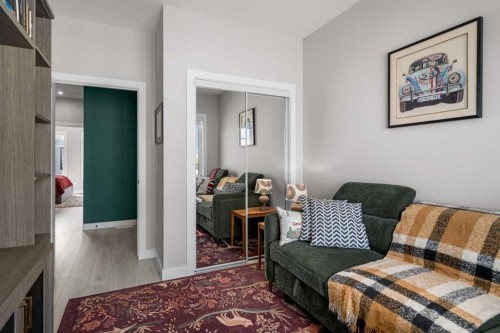 8161 8 Avenue, Calgary, AB - Indoor Photo Showing Other Room