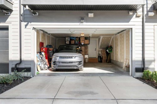 8161 8 Avenue, Calgary, AB - Indoor Photo Showing Garage