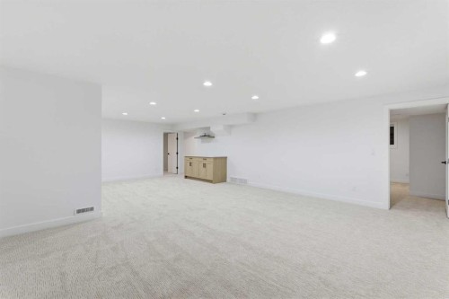 4904 Valiant Drive Nw, Calgary, AB - Indoor Photo Showing Other Room
