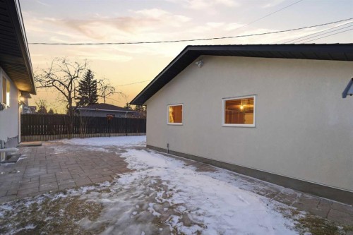 4904 Valiant Drive Nw, Calgary, AB - Outdoor