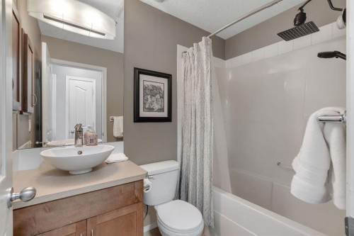 431 Silverado Plains Circle Sw, Calgary, AB - Indoor Photo Showing Bathroom