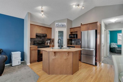 431 Silverado Plains Circle Sw, Calgary, AB - Indoor Photo Showing Kitchen