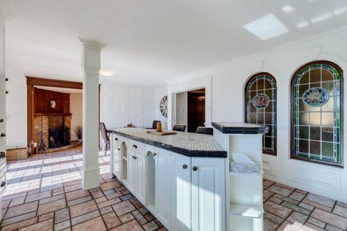 53 Croxford Estates Ne, Airdrie, AB - Indoor Photo Showing Kitchen