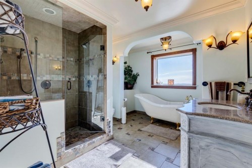 53 Croxford Estates Ne, Airdrie, AB - Indoor Photo Showing Bathroom