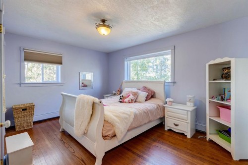53 Croxford Estates Ne, Airdrie, AB - Indoor Photo Showing Bedroom
