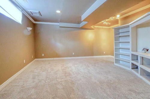 136 Chaparral Ridge Circle Se, Calgary, AB - Indoor Photo Showing Other Room