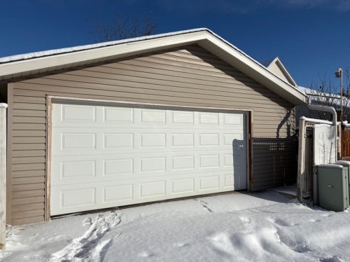 136 Chaparral Ridge Circle Se, Calgary, AB - Outdoor With Exterior