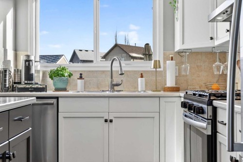 88 Cramond Green Se, Calgary, AB - Indoor Photo Showing Kitchen