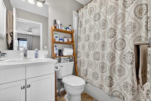 88 Cramond Green Se, Calgary, AB - Indoor Photo Showing Bathroom