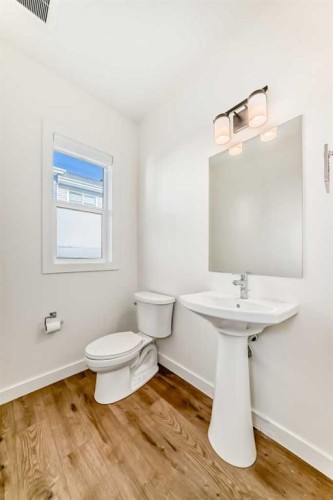 903-135 Belmont Passage Sw, Calgary, AB - Indoor Photo Showing Bathroom