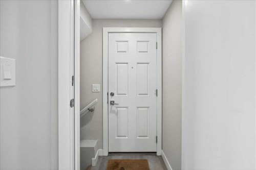 170 Creekside Drive Sw, Calgary, AB - Indoor Photo Showing Other Room