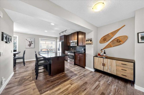 37 Aspen Hills Terrace Sw, Calgary, AB - Indoor Photo Showing Kitchen