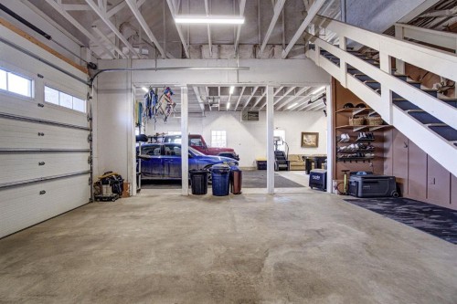 109 Derochie Drive, Claresholm, AB - Indoor Photo Showing Garage
