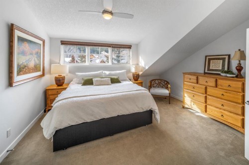 1-105 Rundle Drive, Canmore, AB - Indoor Photo Showing Bedroom