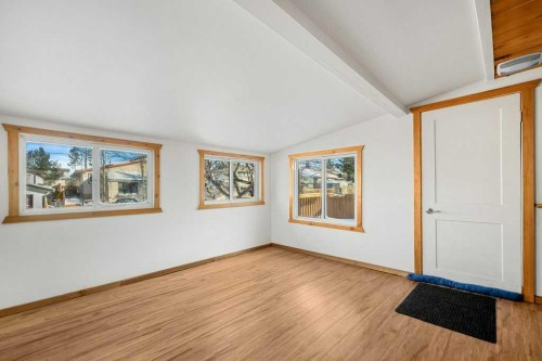 36 Doverthorn Place Se, Calgary, AB - Indoor