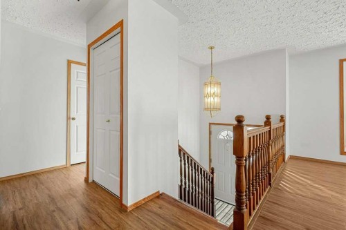 36 Doverthorn Place Se, Calgary, AB - Indoor Photo Showing Other Room