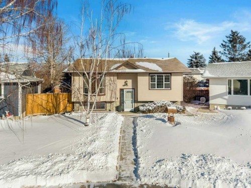 36 Doverthorn Place Se, Calgary, AB - Outdoor