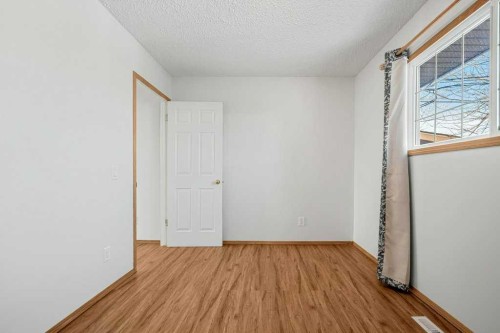 36 Doverthorn Place Se, Calgary, AB - Indoor Photo Showing Other Room