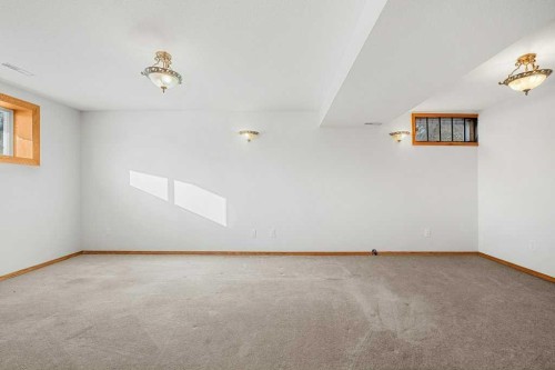 36 Doverthorn Place Se, Calgary, AB - Indoor Photo Showing Other Room