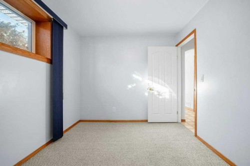 36 Doverthorn Place Se, Calgary, AB - Indoor Photo Showing Other Room