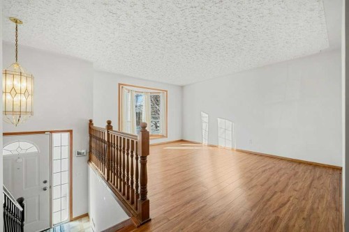 36 Doverthorn Place Se, Calgary, AB - Indoor Photo Showing Other Room