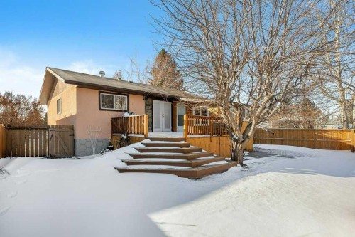 36 Doverthorn Place Se, Calgary, AB - Outdoor