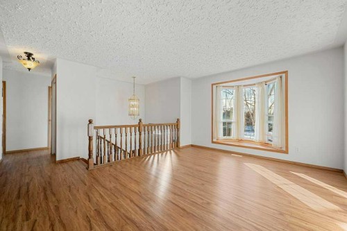 36 Doverthorn Place Se, Calgary, AB - Indoor Photo Showing Other Room