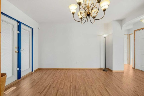 36 Doverthorn Place Se, Calgary, AB - Indoor Photo Showing Other Room