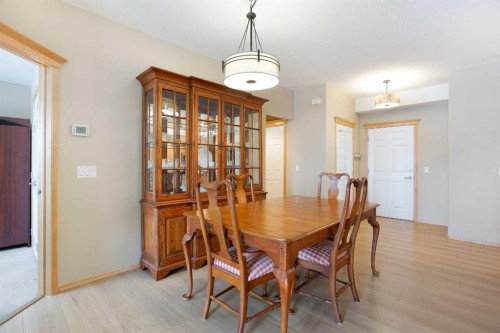 236-15 Everstone Drive Sw, Calgary, AB - Indoor Photo Showing Dining Room